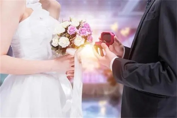 伤官女婚姻好吗.jpg